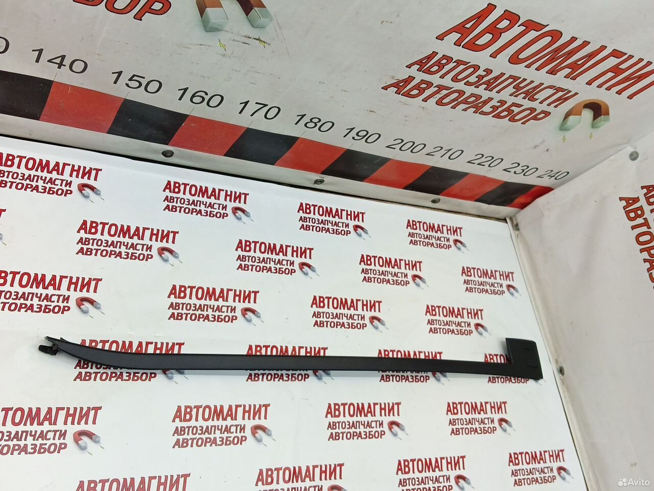 Молдинг лобового стекла левый Haval M6