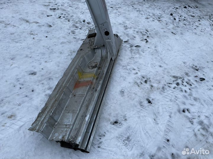 Порог правый WV Transporter T5