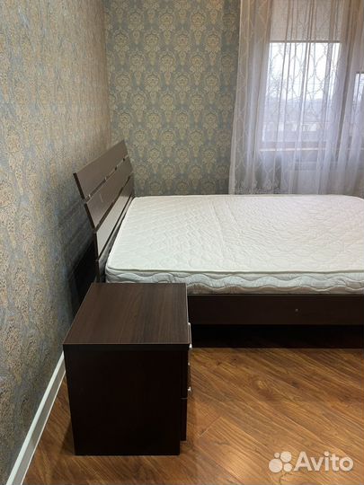 Кровать с матрасом 160 на 200