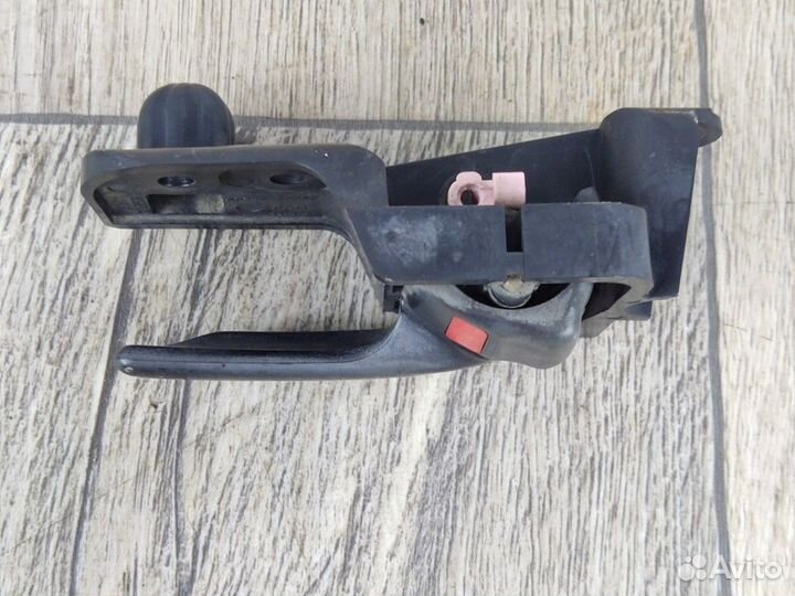 Ручка двери внутренняя правая Carina E