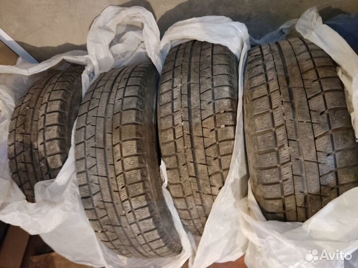 Yokohama Ice Guard IG50 215/60 R16