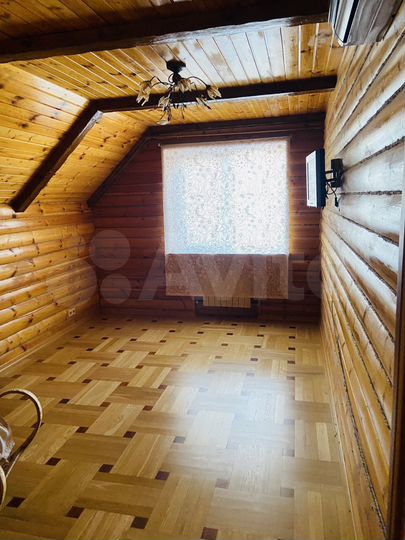 Коттедж 200 м² на участке 6 сот.