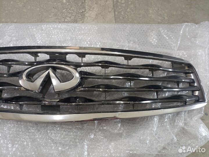 Решётка радиатора Infiniti FX 37