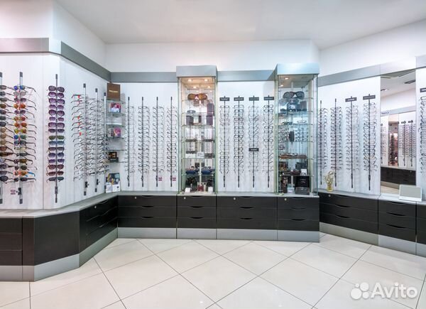 Салон Оптики с высоким трафиком в проходимом месте