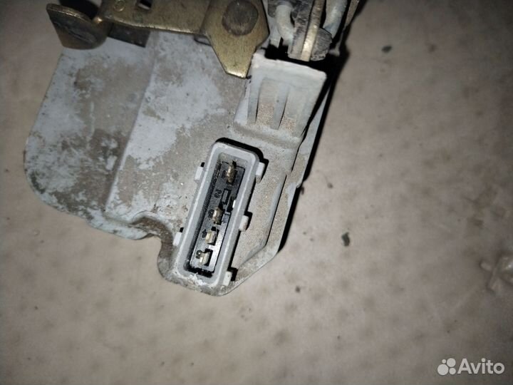 Замок задней левой двери пежо 206/Peugeot 206