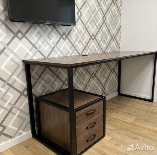 Стол письменный с тубочкой лофт