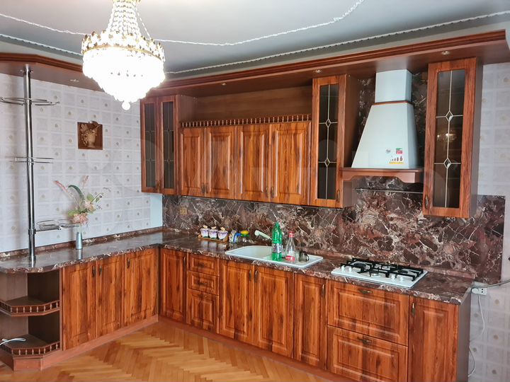 Дом 326,4 м² на участке 10,3 сот.