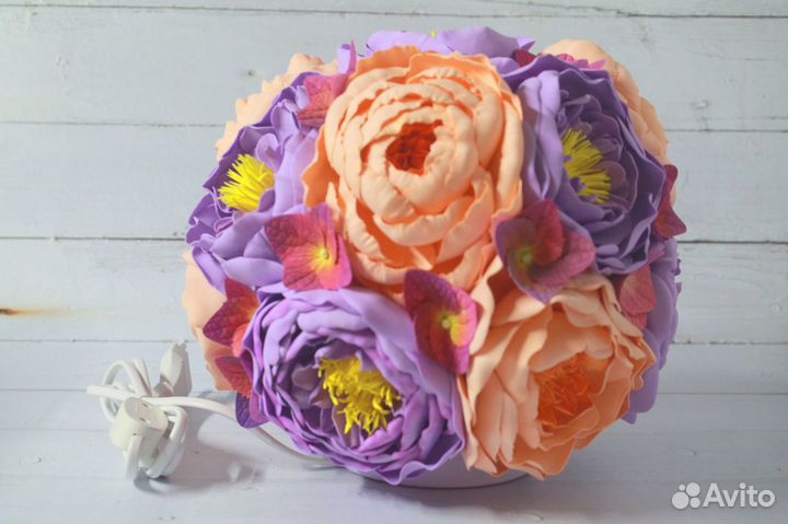 Светильник-ночник с цветами из фоамирана