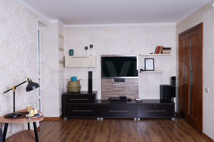 2-к. квартира, 54 м², 1/5 эт.