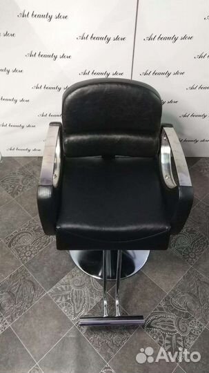 Парикмахерское кресло
