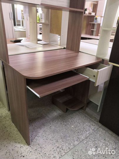 Стол компьютерный N2