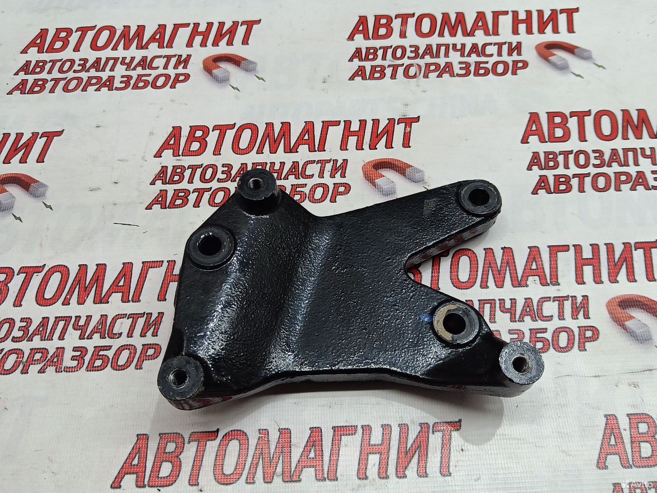 Кронштейн компрессора кондиционера Voyah Free