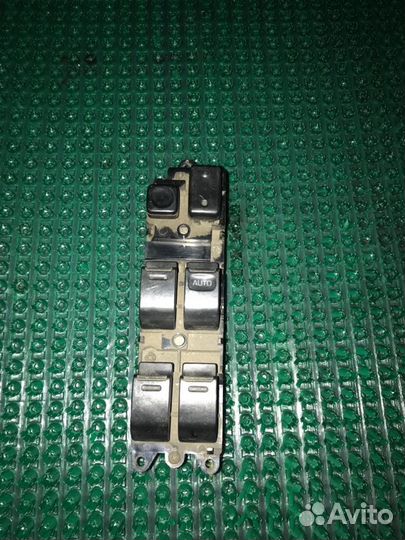 Блок управления стеклоподъемниками Toyota Sprinter