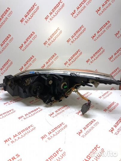 Фара галогеновая правая Mazda 3 Bl BL хетчбек 1.6