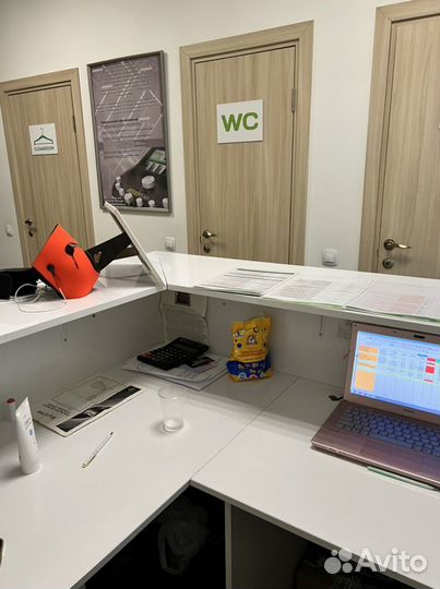 Стойка ресепшн