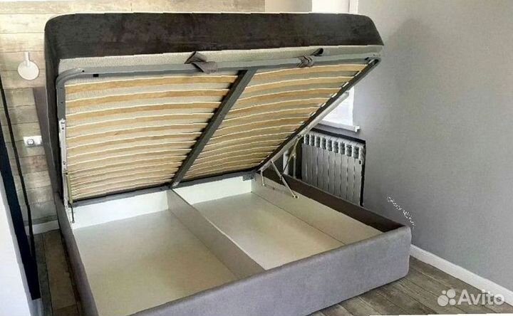 Мягкая дизайнерская кровать