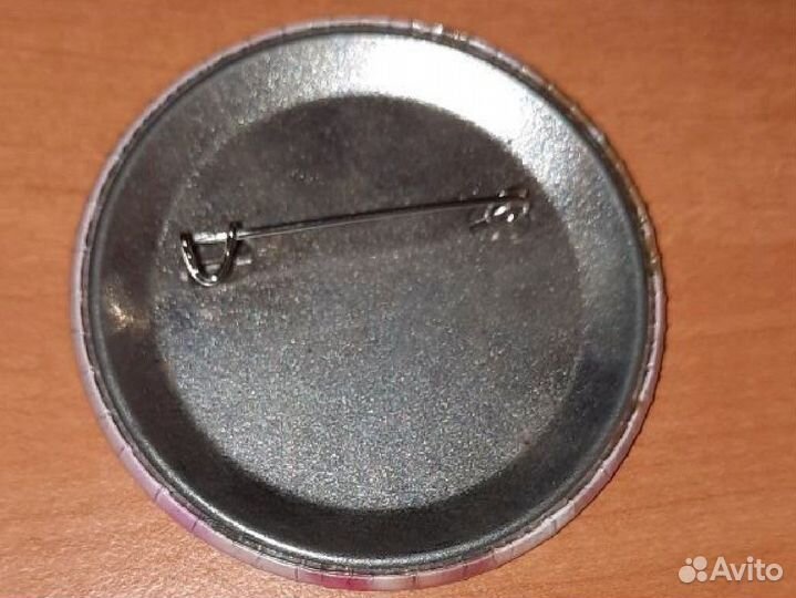 Значок с геншином