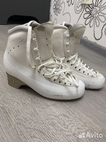 Коньки для фигурного катания