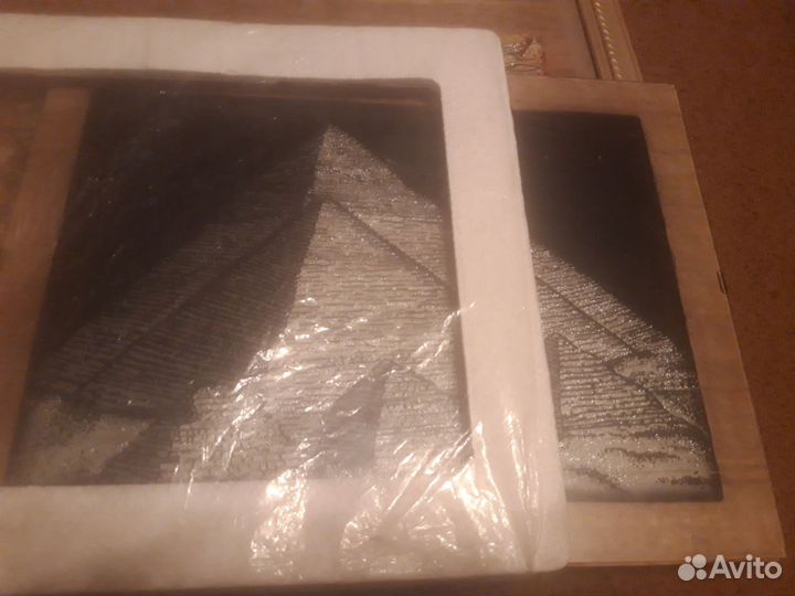 Папирусы в рамке