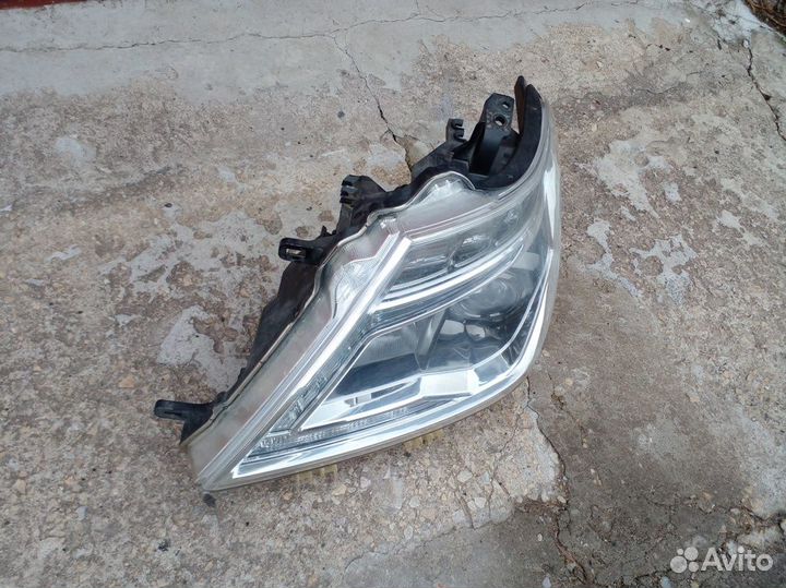 Фара левая Nissan Patrol Y62 Led 2013г