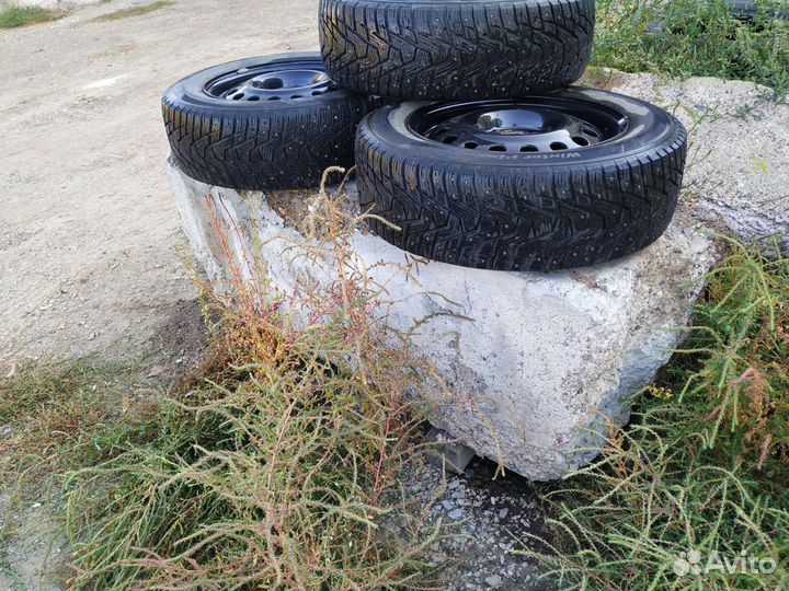 Hankook Winter I'Pike 19.5/65 R15