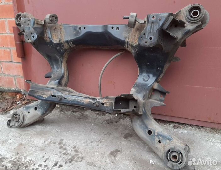 Задний подрамник Infiniti M25 M37 M56 Q70 Y51