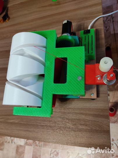 Электрическая моталка для пряжи на конус