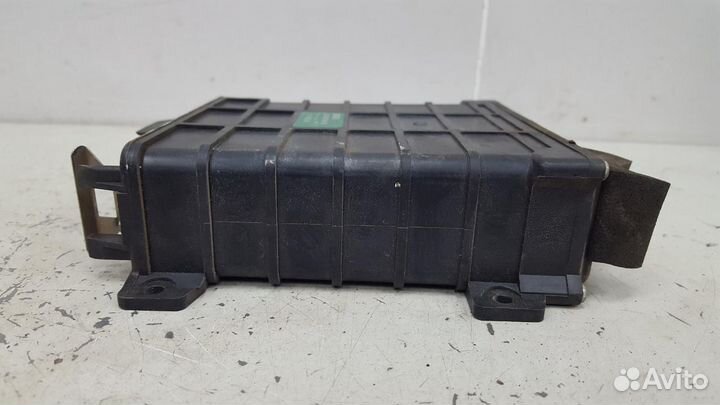 Блок управления двигателем двс эбу Audi 80 B3 893