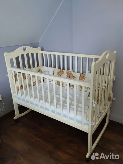 Детская кроватка
