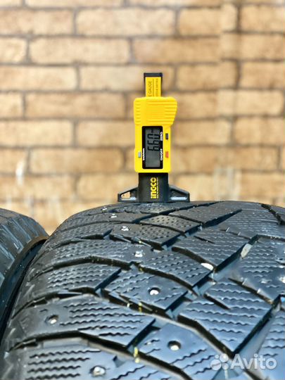 Nitto Therma Spike 235/55 R19