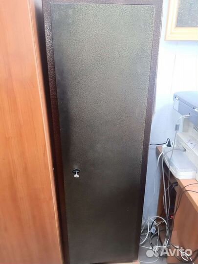 Сейф металлический