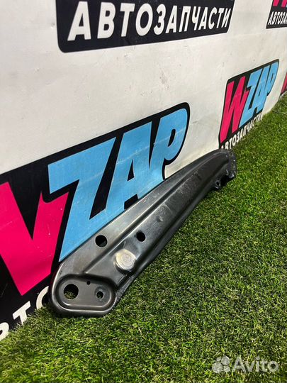 Кронштейн передней панели (телевизора) Volkswagen