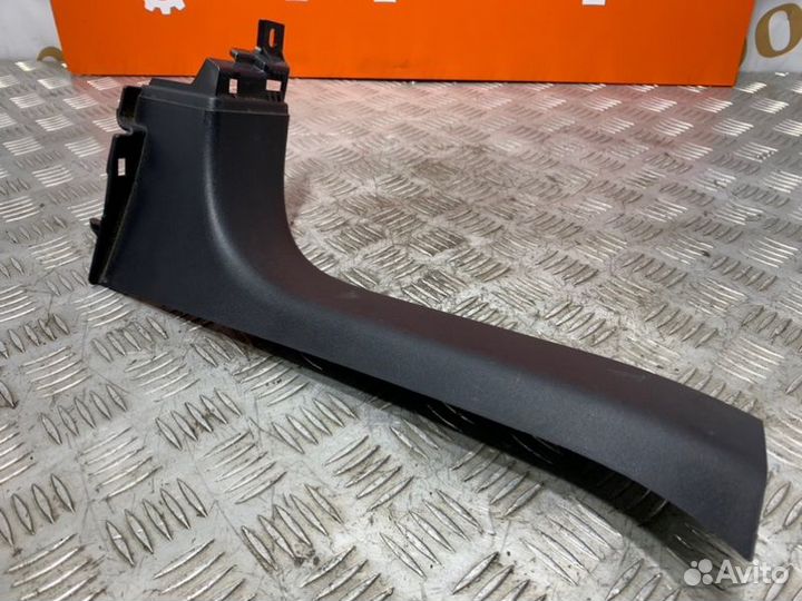 Обшивка багажника левая Lexus Rx350