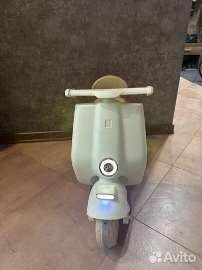 Детский электромотоцикл/трицикл vespa