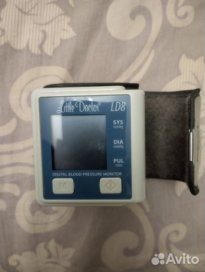 Тонометр на запястье Литл доктор