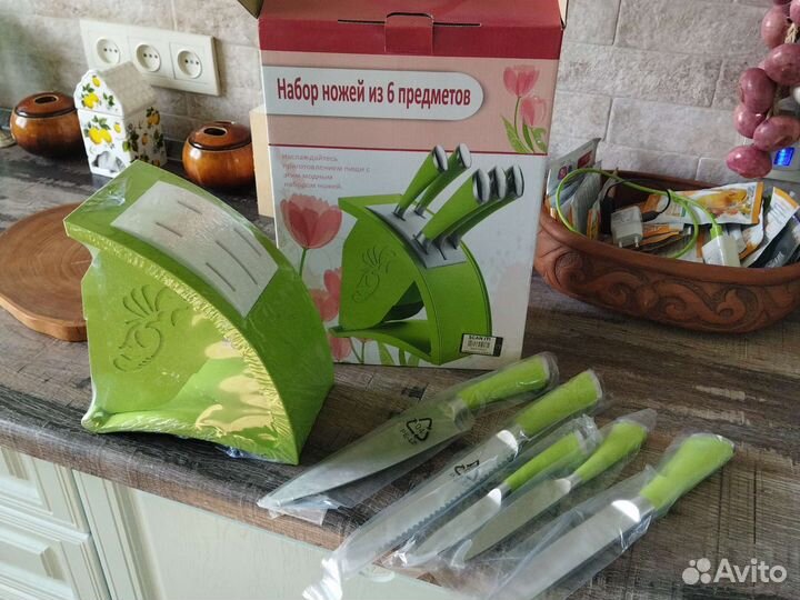 Набор кухонных ножей с подставкой