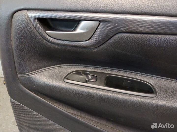 Дверь правая задняя Volvo V70