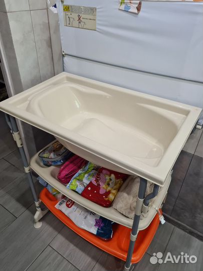 Пеленальный столик с ванночкой