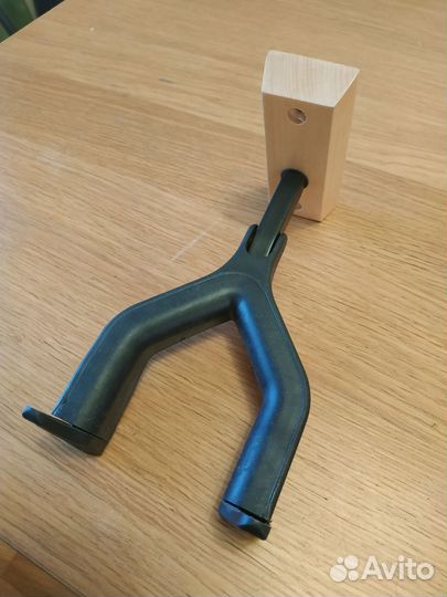 Настенный держатель для гитары