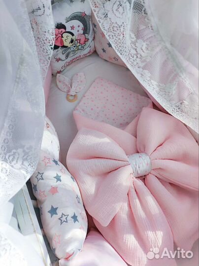 Бортики в детскую кроватку, простынь, подушка новы