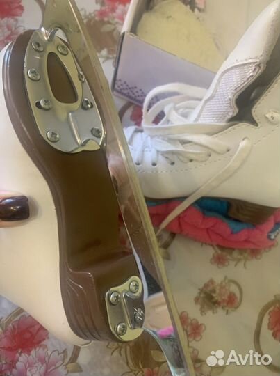 Фигурные коньки jackson