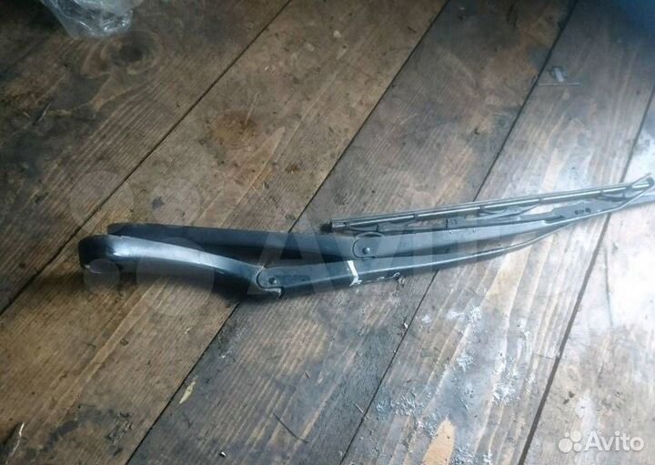 Поводок стеклоочистителя Saab 9-3 2 2005