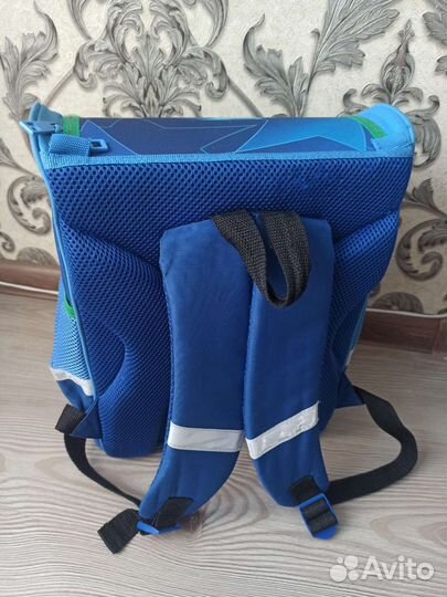 Рюкзак школьный