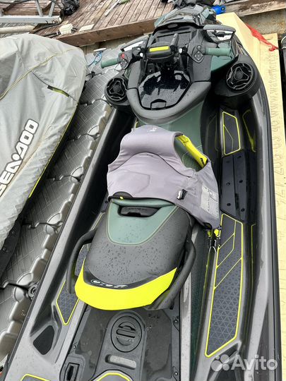 BRP RXP X 300 apex