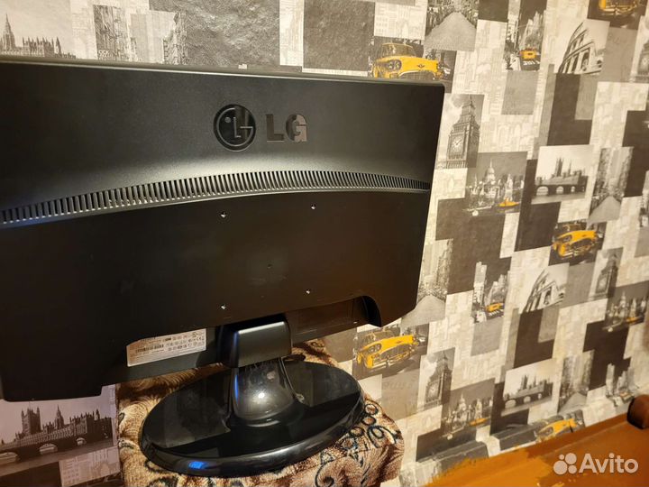 Монитор LG