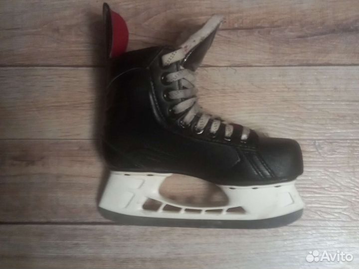 Хоккейные коньки bauer