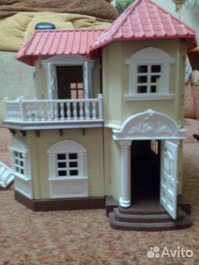 Большой кукольный домик