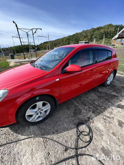 Opel Astra 1.6 МТ, 2011, 180 000 км