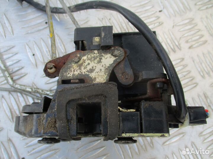 Замок передней левой двери Kia Spectra 2006г