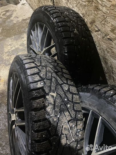 Pirelli Ice Zero 225/50 R17